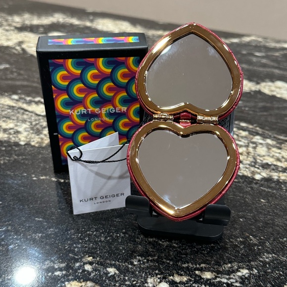 Kurt Geiger Quilted❤️keychain with mirror - Picture 2 of 7